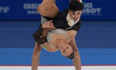 九游娱乐登录-体操选手连环跳庆祝，表演夺得满分的简单介绍