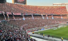 九游娱乐入口-包含经典连线掀起球迷兴奋阵容疯狂引援加冕夺冠的词条