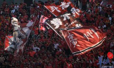 九游娱乐登录-观众热情支持球队，现场气氛火爆非凡