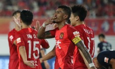 九游娱乐官方登录入口-广州队成为本场最大亮点，亚冠瞬间破防，失误