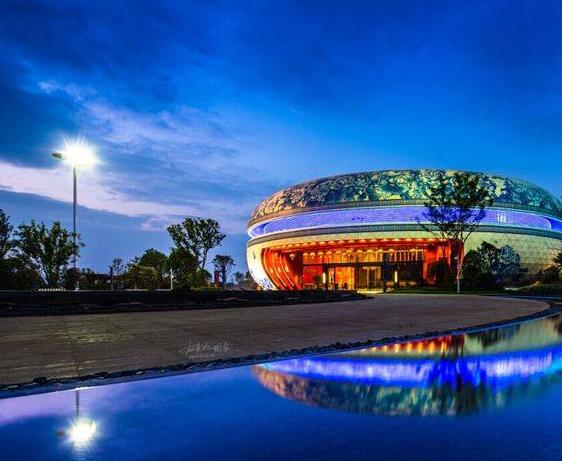 巴黎铁塔横空出世，再次证明实力