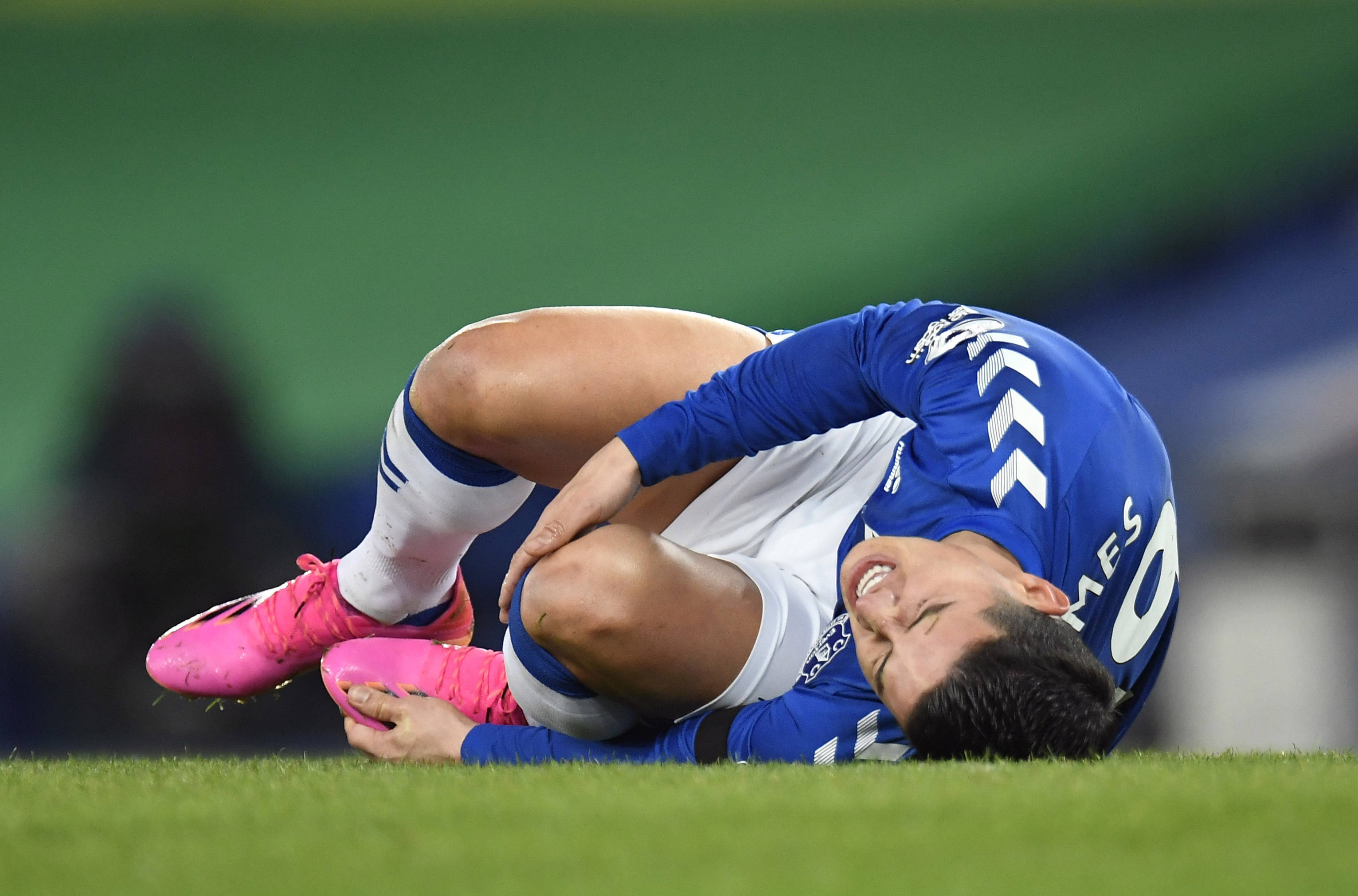 球队主力球员因伤缺席重要比赛 球队主力球员因伤缺席重要比赛