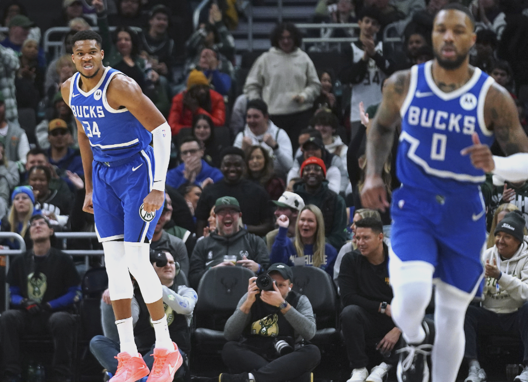 包含雄鹿球员连续三场上演三双表现，创造队史纪录的词条