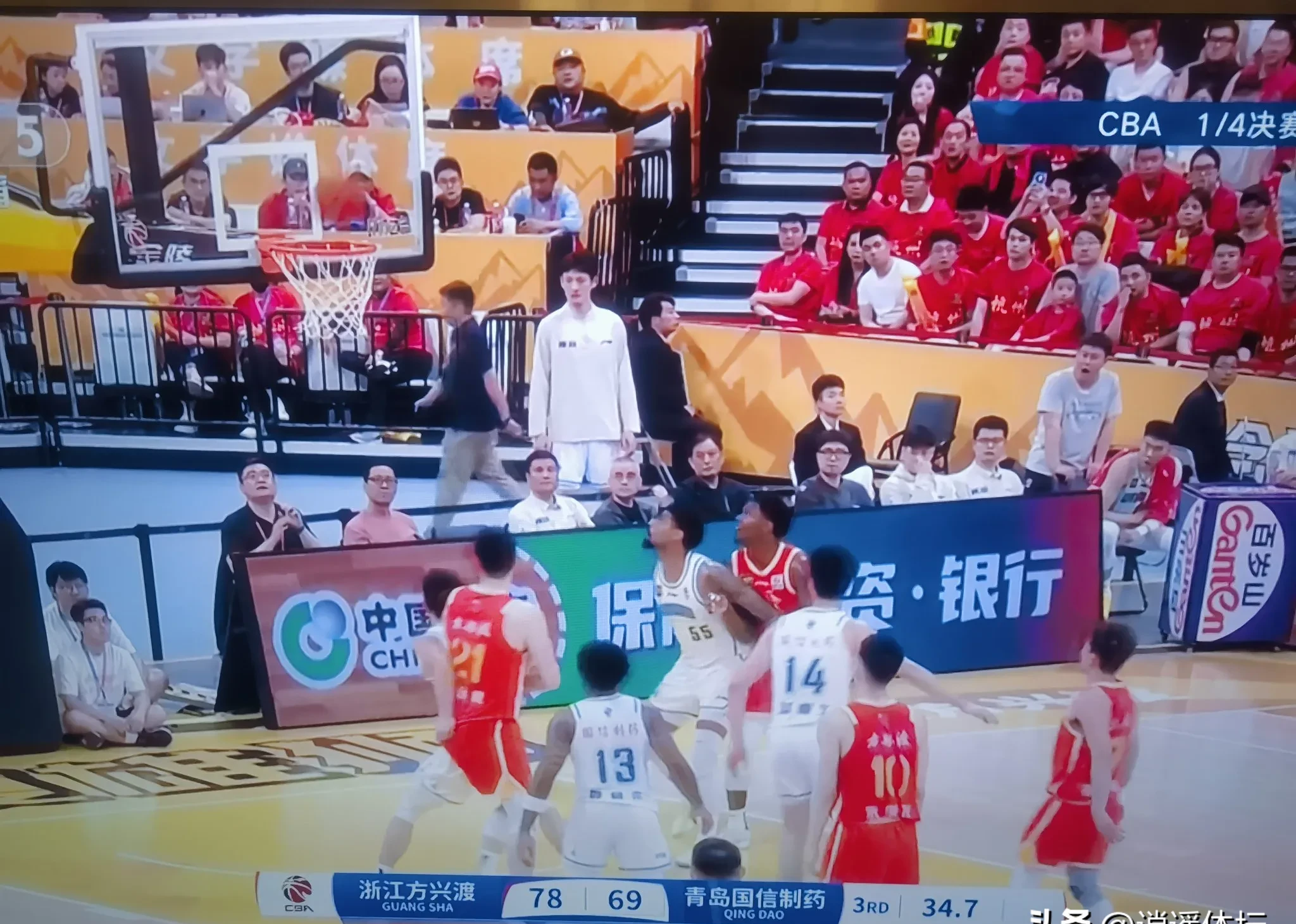 辽宁本钢在主场取胜,豪取三分取得突破 辽宁本钢在主场取胜,豪取三分取得突破