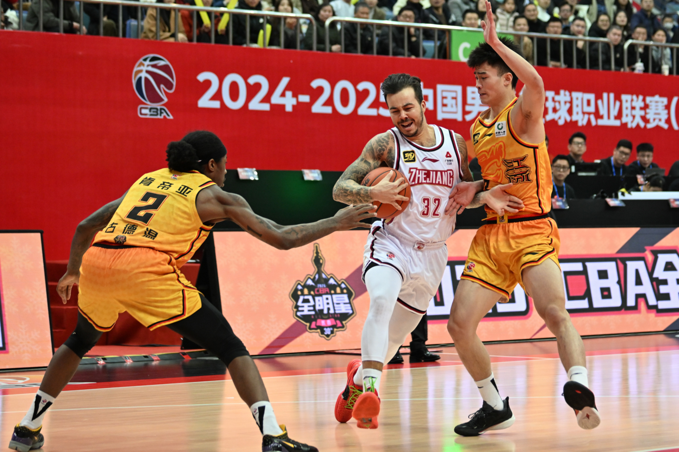 浙江队主场大胜北京队，豪取关键胜利