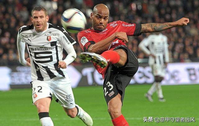 包含勒阿弗尔准备进行对圣埃蒂安的强势比赛的词条