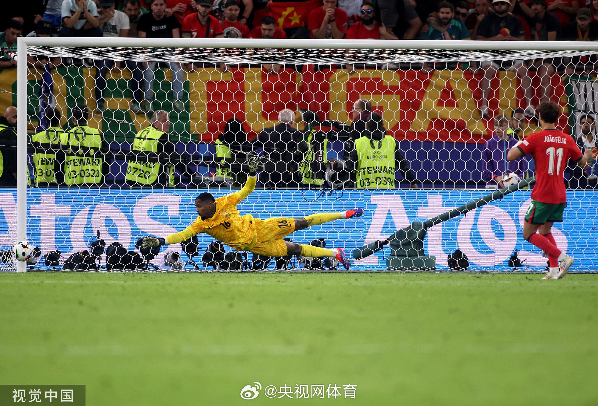 葡萄牙队胜利晋级国际赛事半决赛